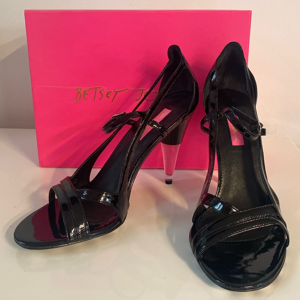 Betsey Johnson Fayruz Women Black Patent Leather Open Toe Heels